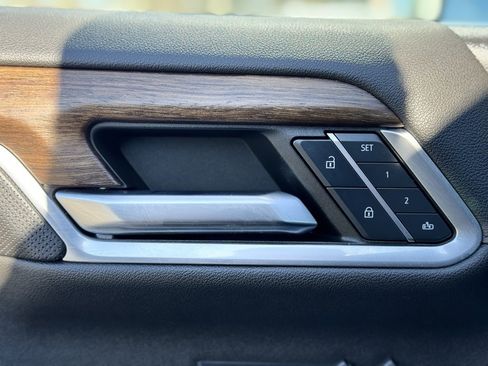 Used 2023 Chevrolet Silverado 1500 High Country w/ High Country Premium Package image 23