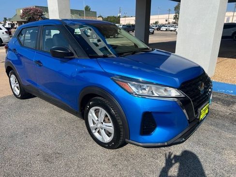 Used 2021 Nissan Kicks S FWD image 2