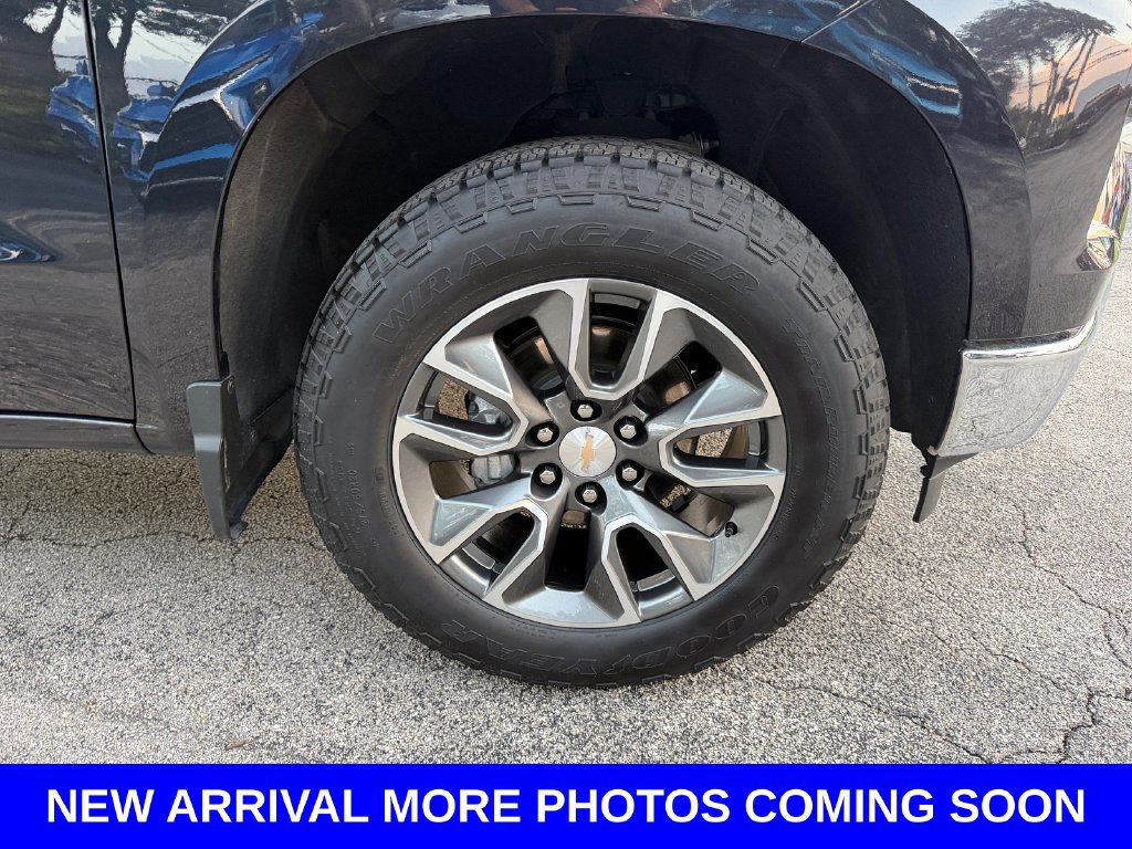 Used 2024 Chevrolet Silverado 1500 LT AWD/4WD image 19