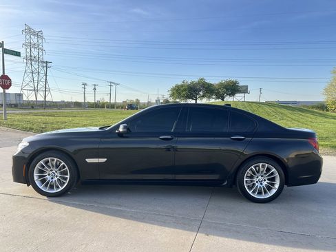 Used 2015 BMW 750i xDrive image 2