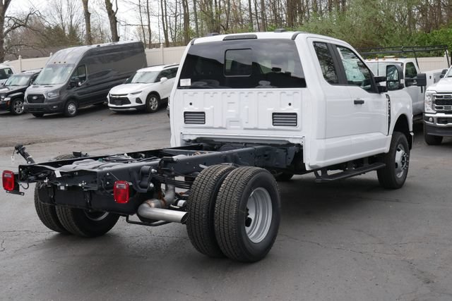 New 2026 Ford F350 XL w/ XL Chrome Package AWD/4WD image 8