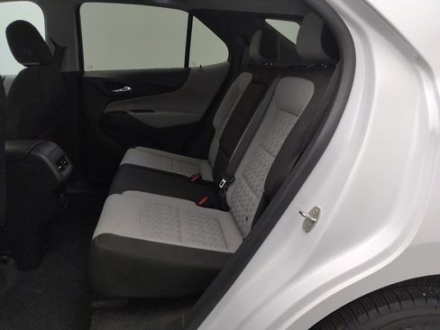 Used 2023 Chevrolet Equinox LT image 18