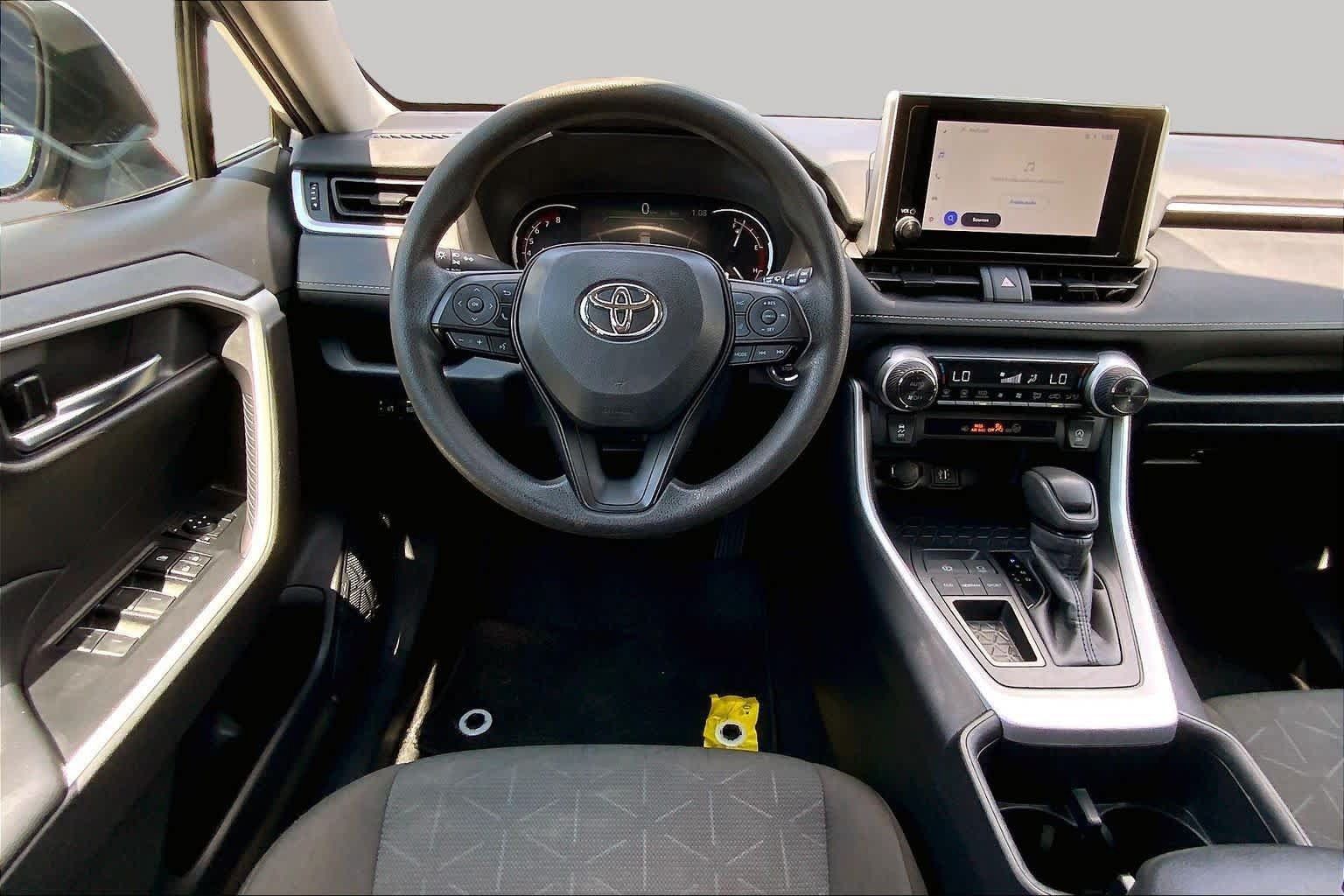 Used 2025 Toyota RAV4 XLE FWD image 6