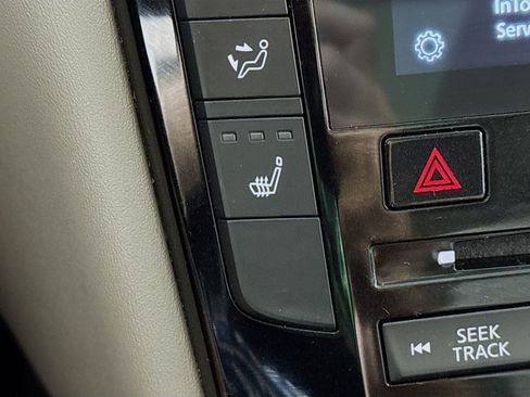 Used 2023 INFINITI QX50 Luxe AWD/4WD image 3