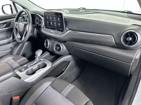 Used 2025 Chevrolet Blazer LT FWD image 30