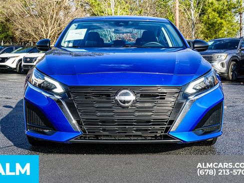Used 2025 Nissan Altima 2.5 SV FWD image 10
