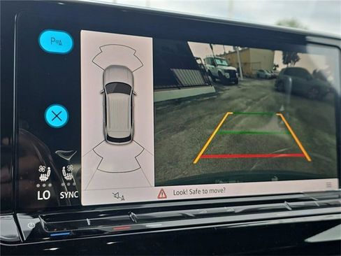 New 2026 Volkswagen Atlas Cross Sport SE image 23