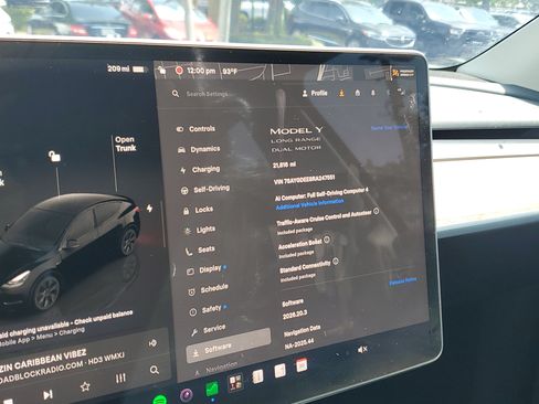 Used 2024 Tesla Model Y Long Range AWD/4WD image 25