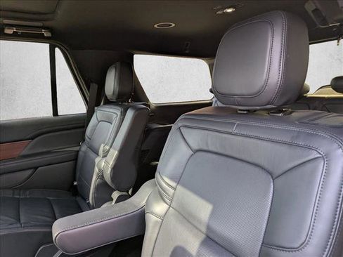 Used 2024 Lincoln Navigator Reserve image 19