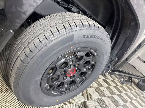 Used 2024 Toyota Tundra TRD Pro AWD/4WD image 32