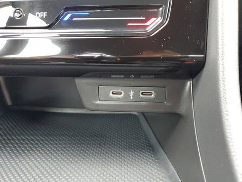 Certified 2025 Volkswagen Jetta Sport FWD image 32