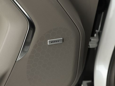 Used 2025 Chevrolet Suburban Z71 w/ Comfort Package image 17