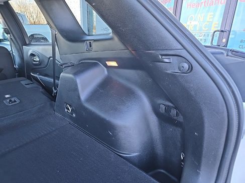 Used 2021 Jeep Cherokee Latitude image 91