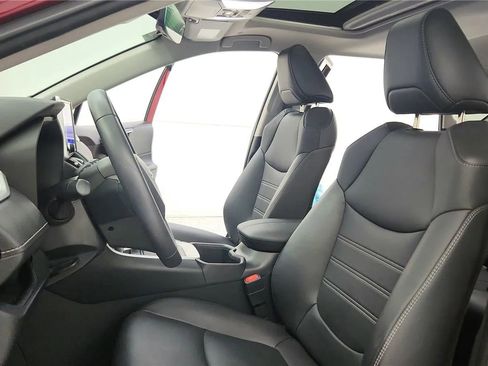Used 2023 Toyota RAV4 XLE Premium AWD/4WD image 27