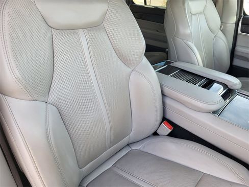 Used 2022 Jeep Wagoneer Series I image 18