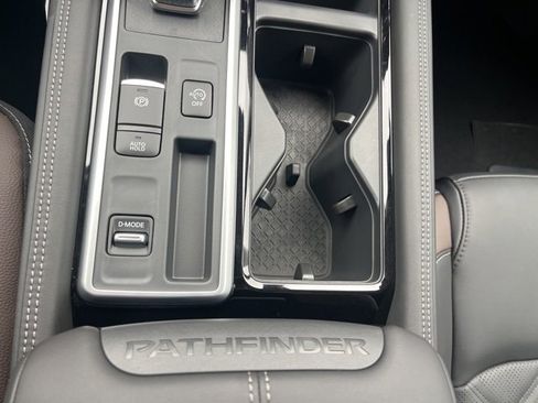 New 2026 Nissan Pathfinder Platinum w/ Cargo Package image 19