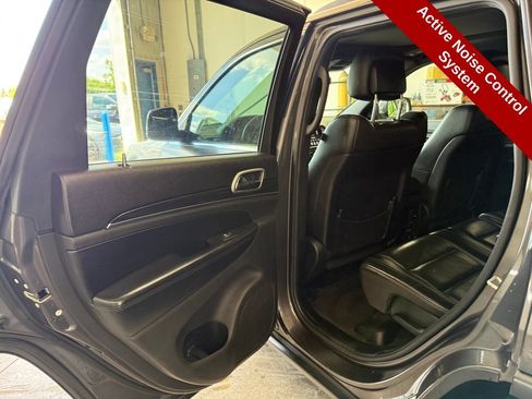 Used 2019 Jeep Grand Cherokee Limited w/ Luxury Group II AWD/4WD image 31