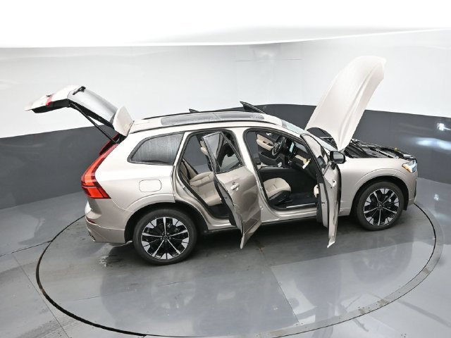 New 2026 Volvo XC60 B5 Plus w/ Protection Package Premier AWD/4WD image 48