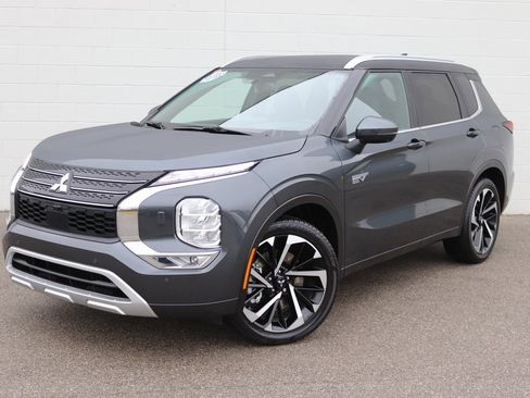 Used 2025 Mitsubishi Outlander SEL image 45