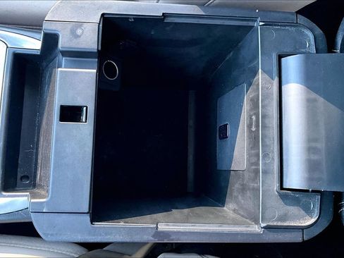 Used 2021 Ford Explorer XLT w/ Equipment Group 202A image 34