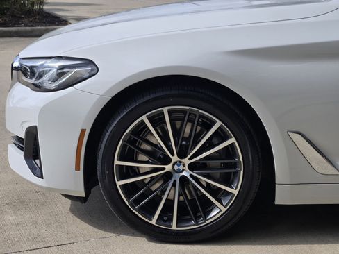 Used 2022 BMW 530i w/ Premium Package image 10