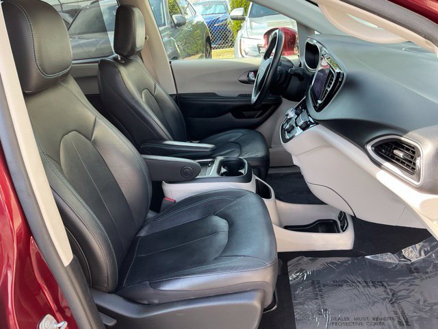 Used 2021 Chrysler Pacifica Touring-L FWD image 21