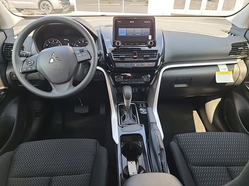 New 2024 Mitsubishi Eclipse Cross LE image 10