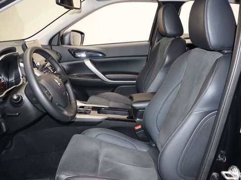 Used 2023 Mitsubishi Eclipse Cross SE image 13