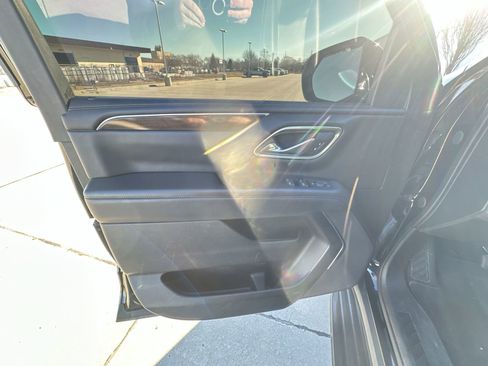 Used 2023 GMC Yukon XL SLE image 22