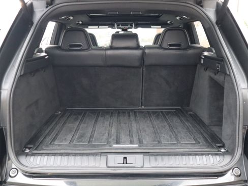 Used 2016 Land Rover Range Rover Sport SVR image 35