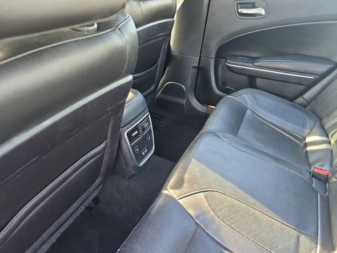Used 2019 Dodge Charger SXT w/ Leather Interior Group image 12