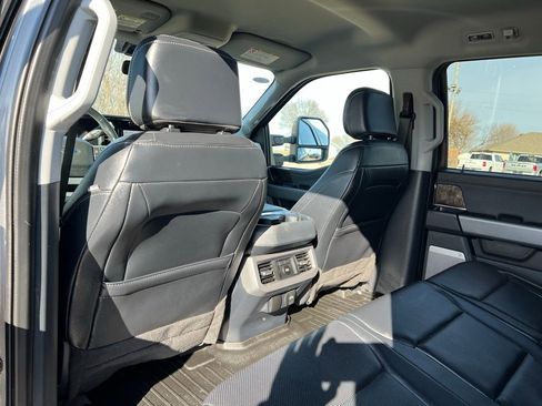 Used 2023 Ford F250 Lariat w/ Chrome Package image 22