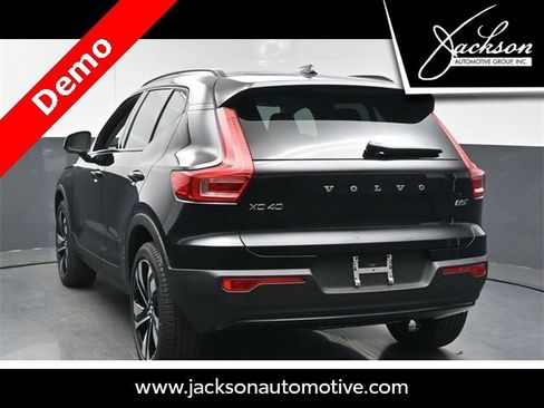 New 2025 Volvo XC40 B5 Ultra image 6