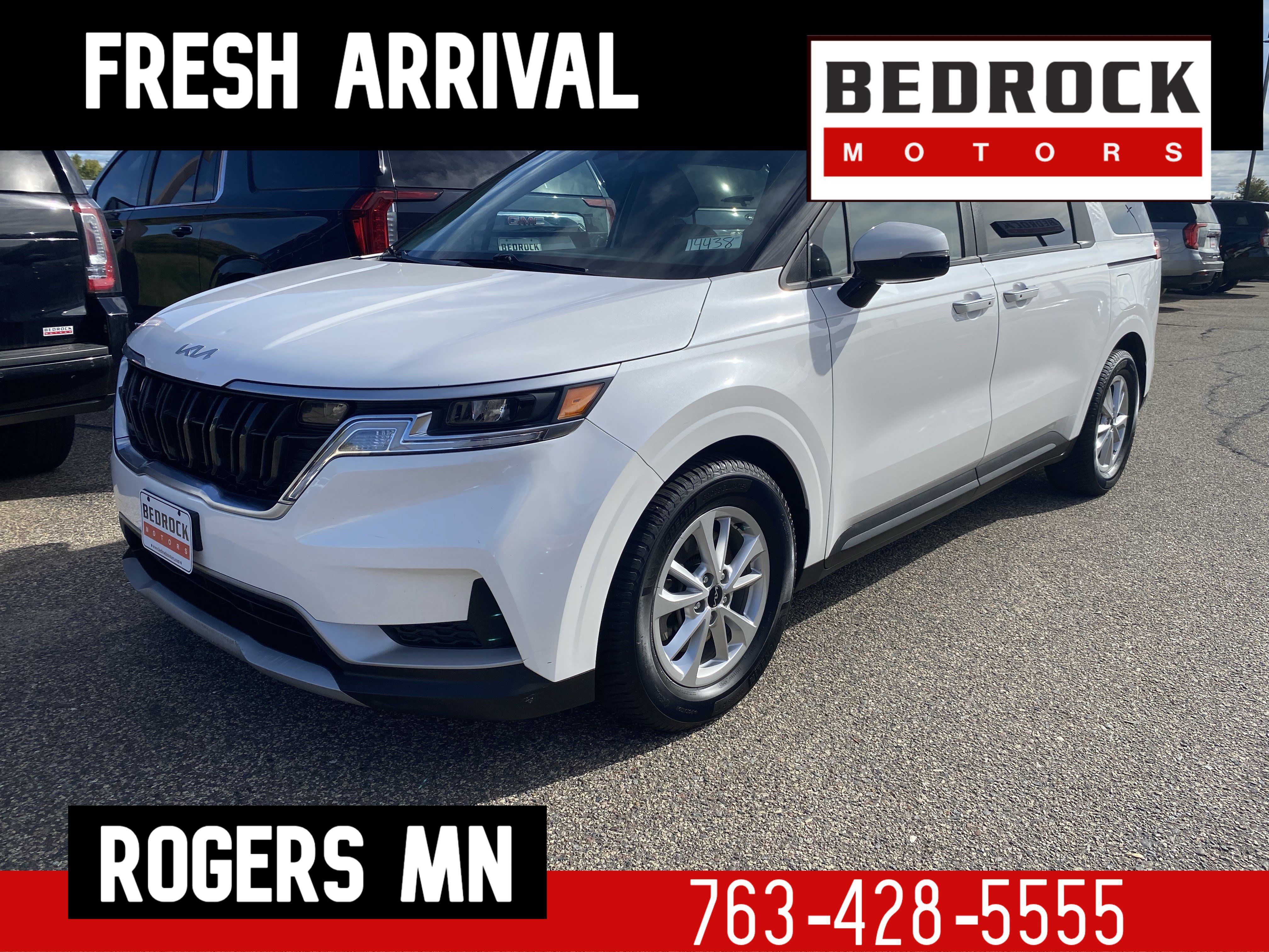 Used 2022 Kia Carnival LX FWD image 1