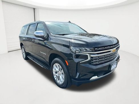 Used 2024 Chevrolet Suburban Premier AWD/4WD image 3