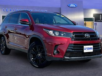 Used 2019 Toyota Highlander SE video 1