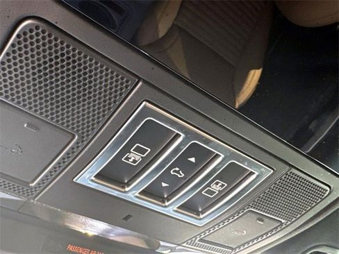 New 2024 Land Rover Discovery Dynamic SE image 24