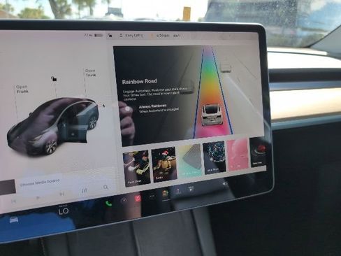Used 2021 Tesla Model Y Long Range AWD/4WD image 18