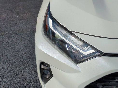 Used 2022 Toyota RAV4 XLE Premium image 10