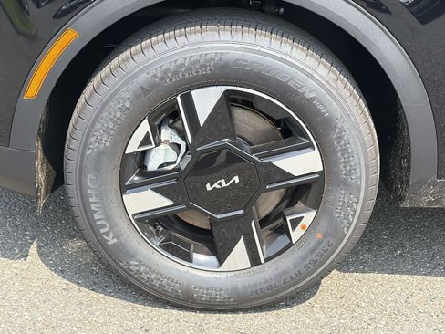 New 2026 Kia Sportage LX AWD/4WD image 16