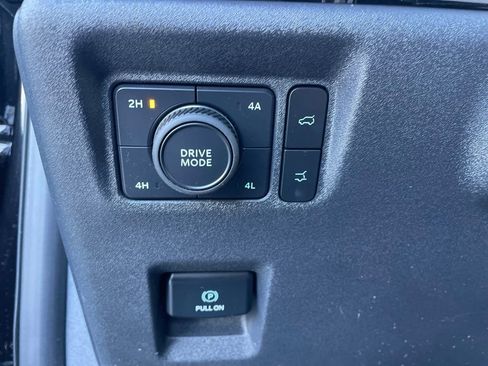 Used 2025 Ford Expedition Max Platinum image 12