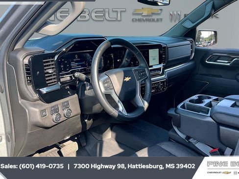 Used 2024 Chevrolet Silverado 1500 LT AWD/4WD image 13