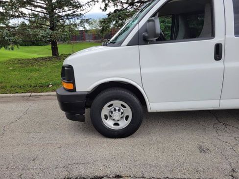 Used 2017 Chevrolet Express 2500 LS RWD image 16