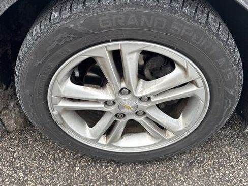 Used 2017 Chevrolet Cruze LT image 14