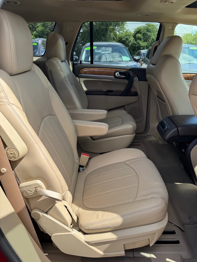 Used 2011 Buick Enclave CXL FWD image 12