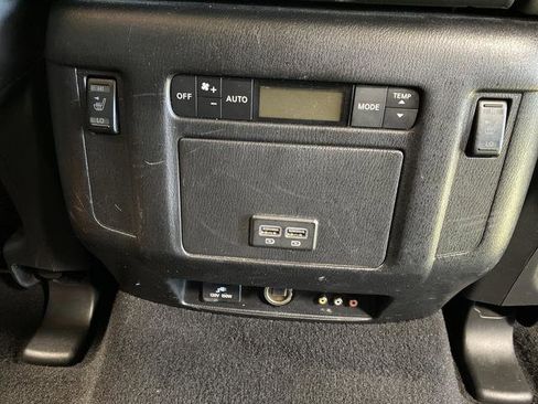 Used 2017 Nissan Armada Platinum image 36