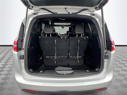 Used 2022 Chrysler Pacifica Limited w/ Uconnect Theater Family Group image 29