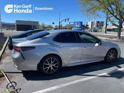 Used 2022 Toyota Camry SE w/ Audio Upgrade Package image 1