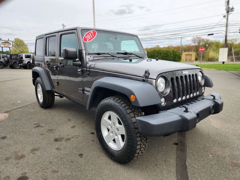 Used 2017 Jeep Wrangler Unlimited Sport w/ Quick Order Package 24S AWD/4WD image 24