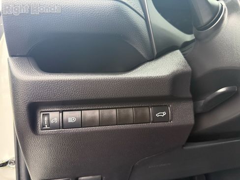 Used 2025 Toyota RAV4 XLE image 14